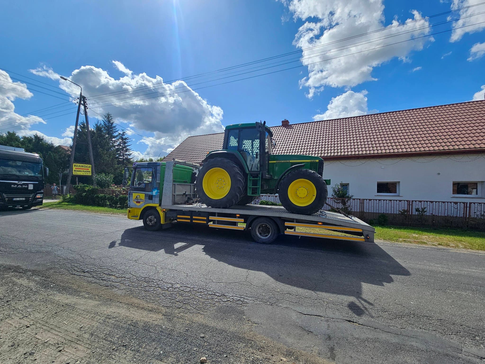 Transport traktora na lawecie – Wrocław